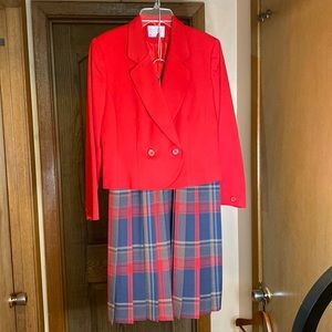 Made in USA! Vintage Pendleton Set Size 4! 100% Wool Matched Skirt and Top! Nice